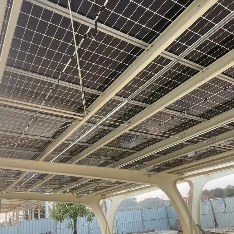Fotovoltaický prístrešok na auto s plochou strechou